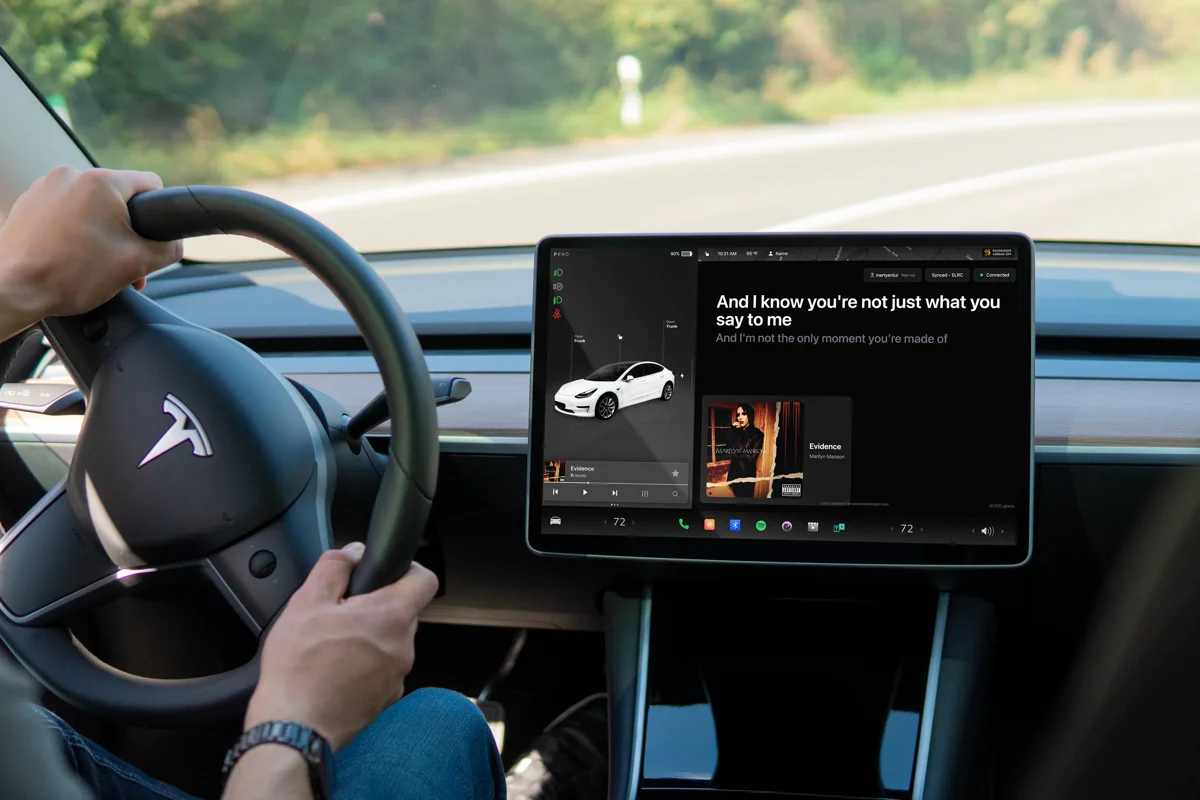 Lyrical — synced lyrics on Tesla browser